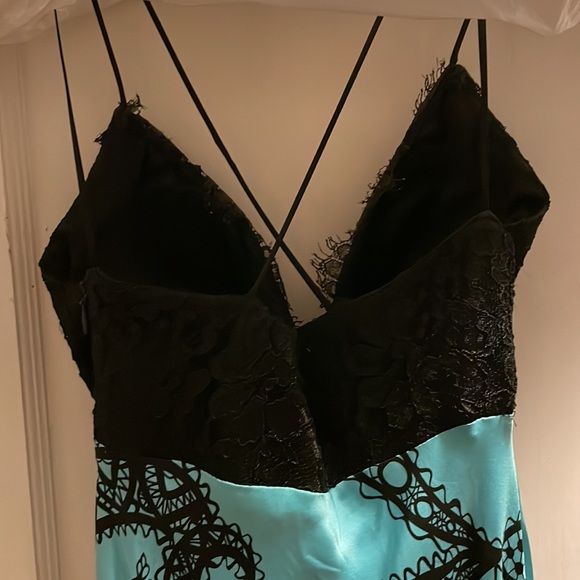 Paisley and Lace Patterned Formal Dress - Picture 3 of 4